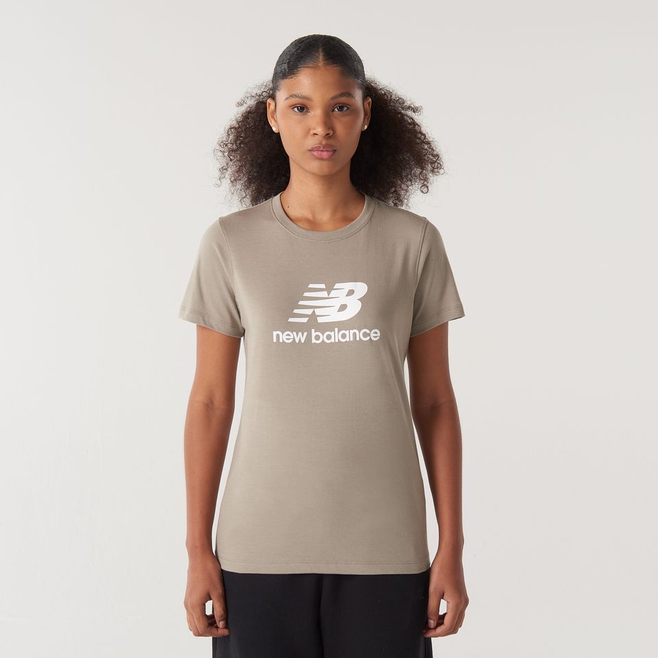 Camiseta Essentials Feminina