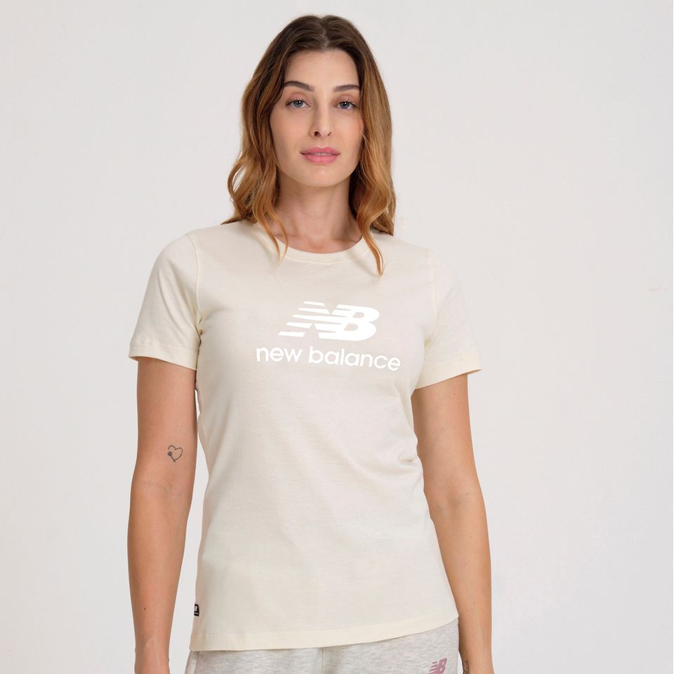 Camiseta Essentials Feminina