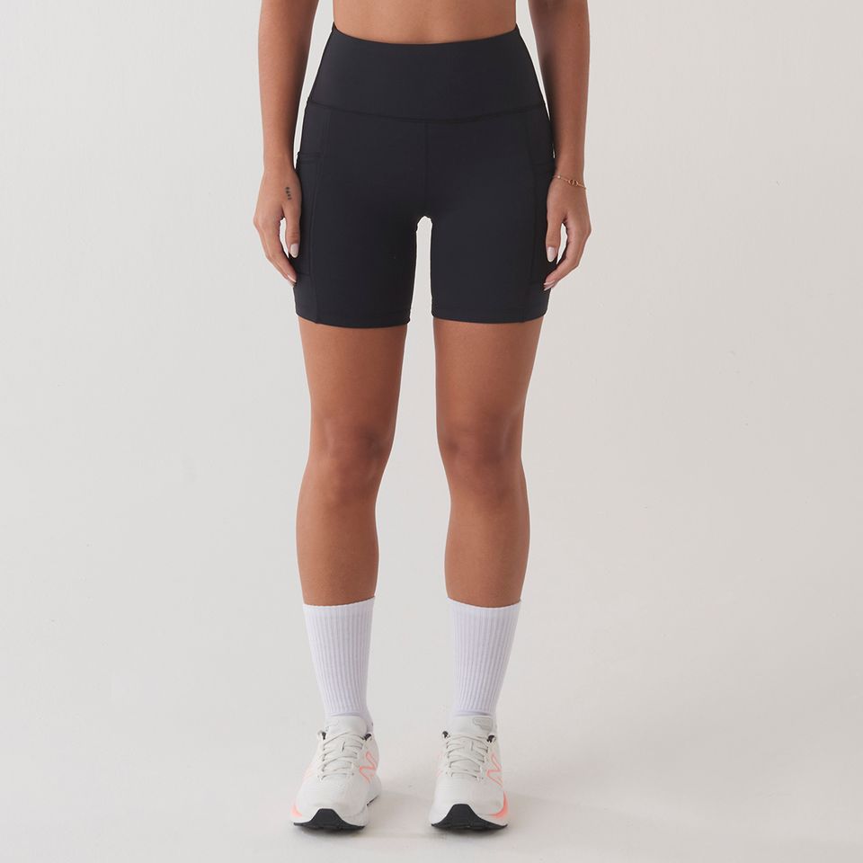 Bermuda Feminina New Balance Essential Pocket