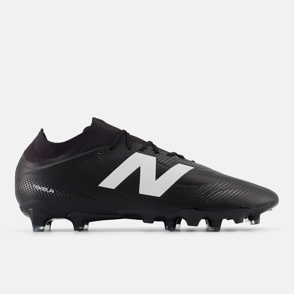 Chuteira Campo New Balance Tekela Team Low Laced Fg V5 Unisex