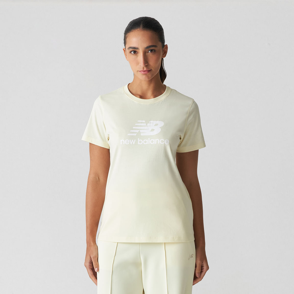 Camiseta Essentials Feminina